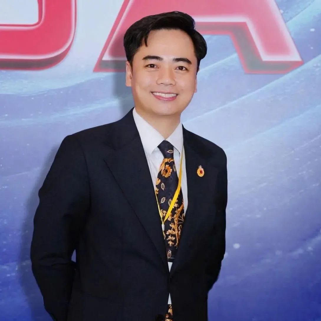 L&ecirc; Nguy&ecirc;n T&ugrave;ng